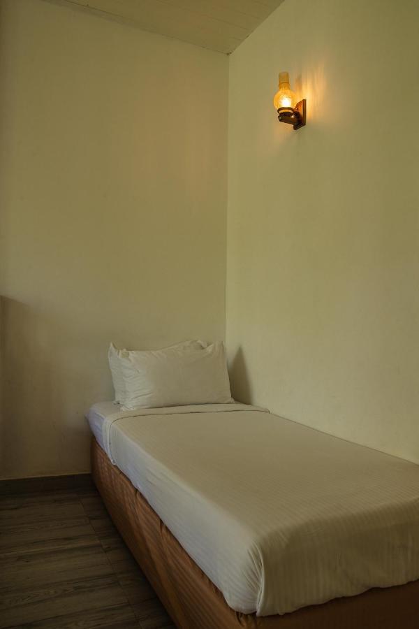 Deltora Villa - Free Drop Off To Galle Fort By Tuktuk מראה חיצוני תמונה